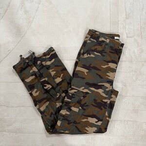 Levi's Women's Cargo Jeans -Camo